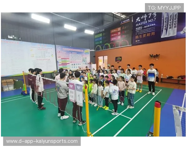 羽毛球训练营推出少儿启蒙与体能结合课程，少儿羽毛球培训价格